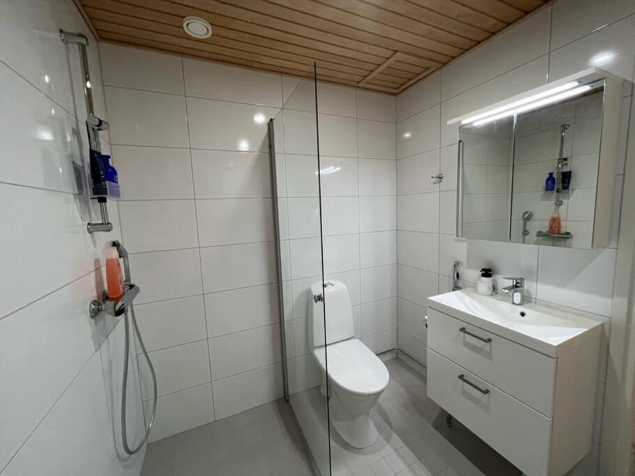 Suite - King Size Bed - Gym&Wifi - Indoor Parking Rovaniemi Bagian luar foto